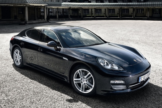 2011 Porsche Panamera While it is easy to dispose of the Panamera fourdoor