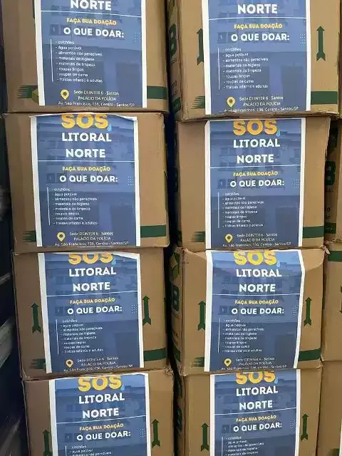 Policiais Civis do Deinter6-Santos realizam a entrega de 5 toneladas de materiais para vítimas das fortes chuvas no Litoral Norte