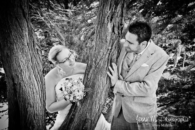 portrait amoureux, mariés, couple qui se regarde, bonheur