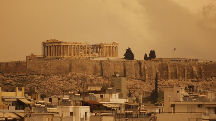 Καταιγίδες, ισχυροί άνεμοι και αφρικανική σκόνη την Κυριακή