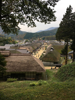 大内宿でよくある光景