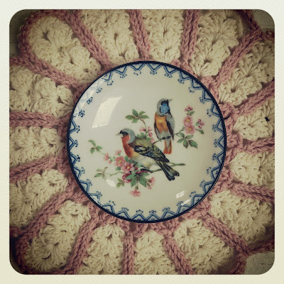 ByHaafner, thrifted plate with birds, crochet, potholder