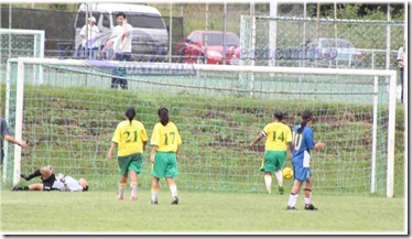 balon dentro del marco 3 gol