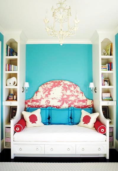 The Domestic Curator: A BEDROOM IN TURQUOISE, TOILE AND TOLE!