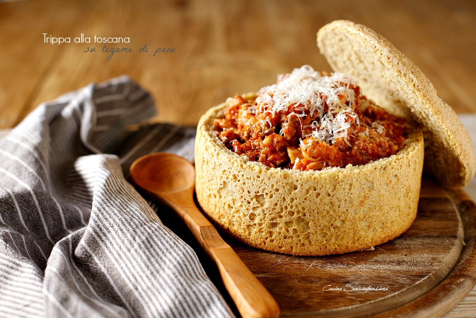 Trippa alla toscana in tegame di pane