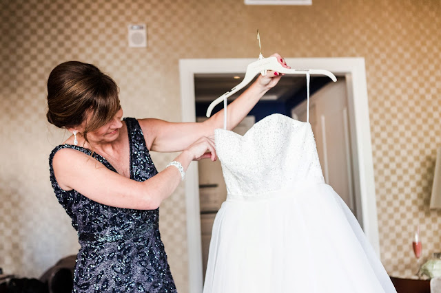 A classic formal winter wedding at the Hotel Monaco and The Belvedere in Baltimore, Maryland Photographed by Heather Ryan Photography