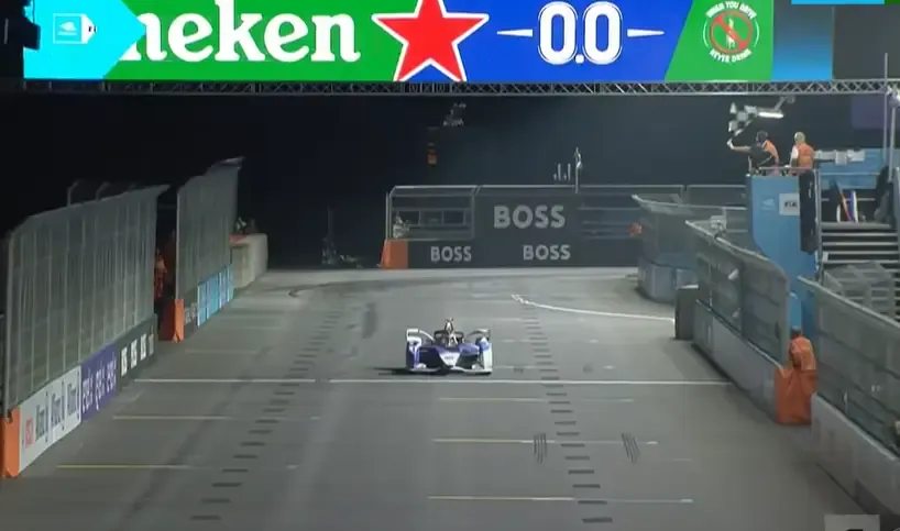Jake Dennis vince ePrix 1 a Londra