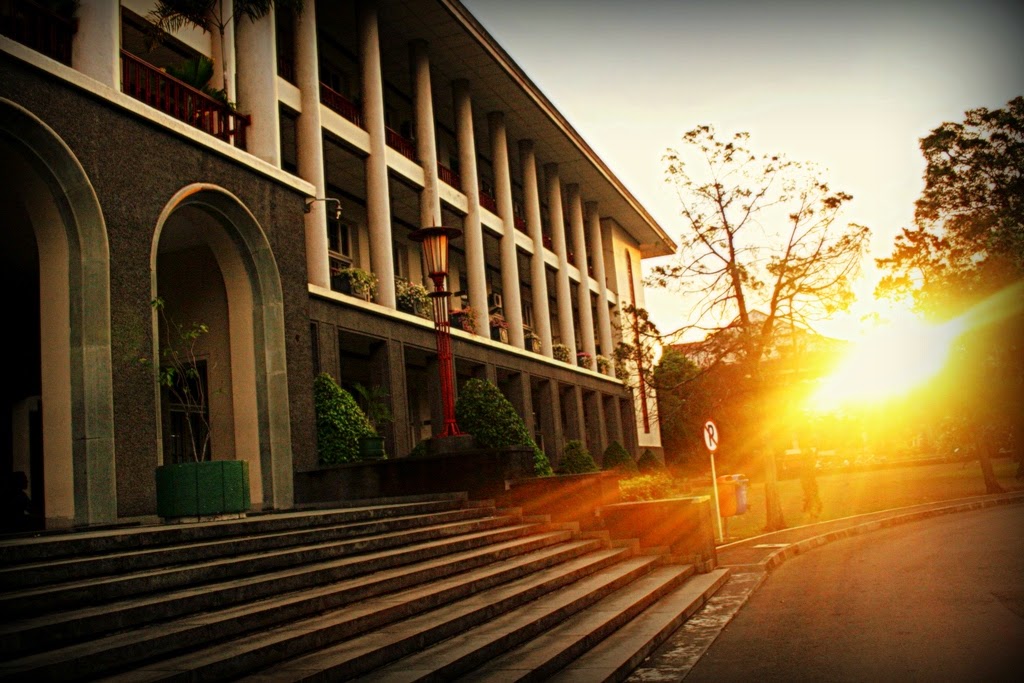 BERBAGI PENGALAMAN ANGKER DI UNIVERSITAS JOGJA UGM, UNY 