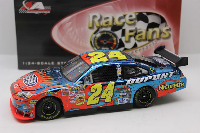 How to Find and Buy NASCAR Memorabilia