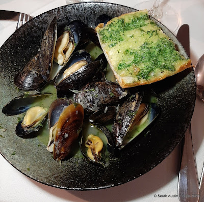 Chapeau Bistro mussels