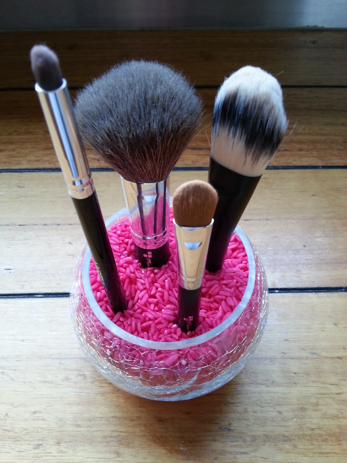 Miss Mel : DIY: Rice Makeup Brush Holder