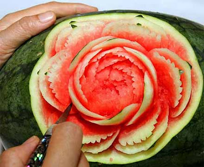 Watermelon carving art - seen at style-photos-pictures.blogspot.com