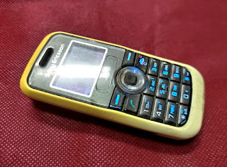 Hape Jadul Sony Ericsson J100 J100i Seken Minusan Buat Koleksi Pajangan Kanibalan