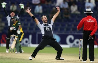 daniel vettori bowling