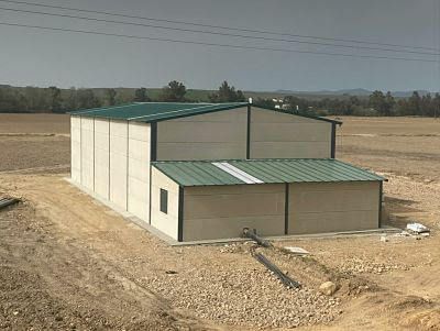 Nave en finca de regadío con caseta