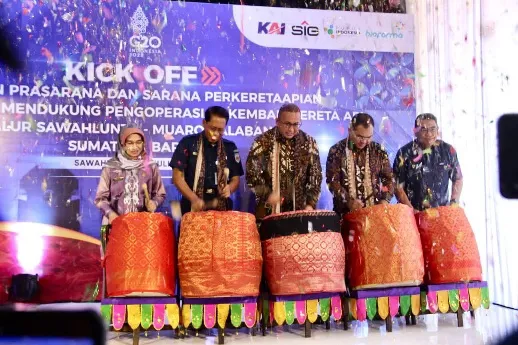 Kick Off Perbaikan Jalur KA Sawahlunto-Muaro Kalaban, Andre Rosiade: Bukti Kolaborasi Membangun Sumbar