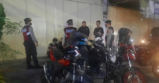 Polsek Ngampilan Sapa Komunitas Motor di Jl KHA.Dahlan Yogyakarta