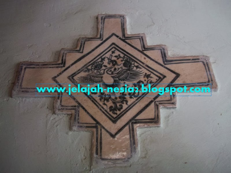 Jelajah Nesia 2 Ragam Motif  Keramik  Kuno Di Masjid  