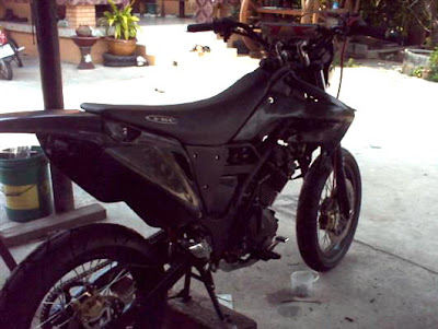Motorcycle ros: Suzuki Raider 150 Motard style