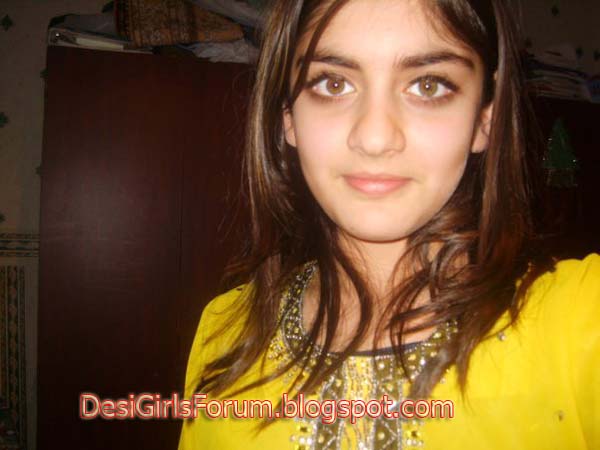 Misbah pakistani girl in yellow dress with Open hair