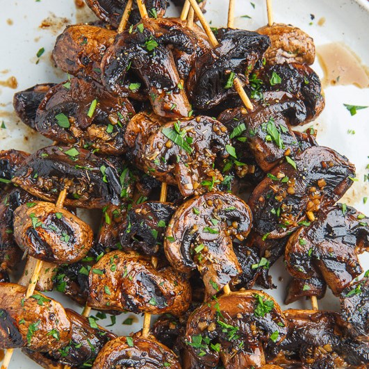 Balsamic Garlic Grilled Mushroom Skewers #vegetrarian #veggies