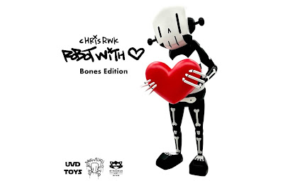 Robot with Heart Bones Edition Vinyl Figure by ChrisRWK x Strangecat Toys x UVD Toys