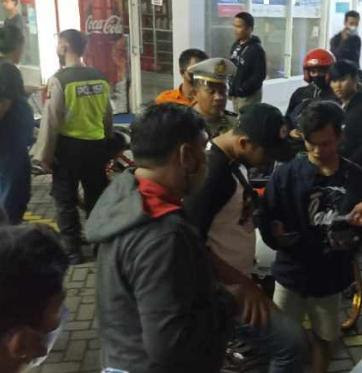 Teror Gangster Membuat Gangguan Di Jalanan Surabaya 2