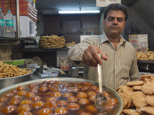 Fresh and hot at Chandni Chowk, Delhi (www.milind-sathe.com)