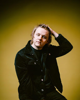 Lirik Lagu Bruises - Lewis Capaldi