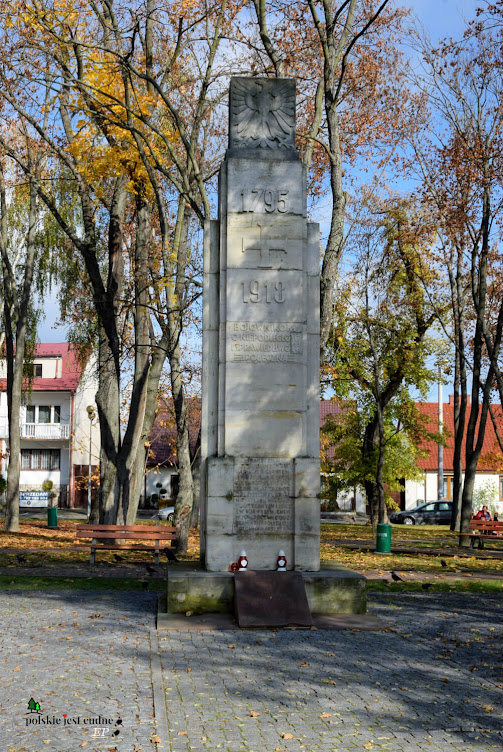 cmielow-pomnik-bojownikom-o-niepodleglosc-park