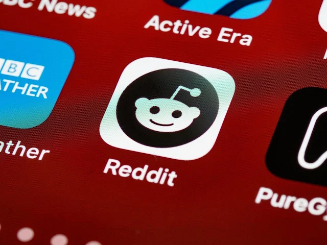 What is Reddit and how does it work in 2021?