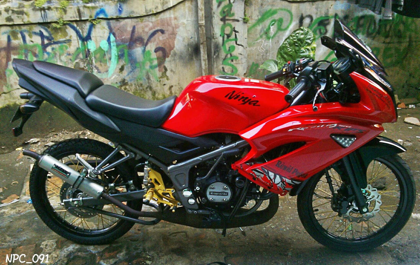 Download 46 Modifikasi Motor Ninja 4 Tak Warna Merah Terbaru