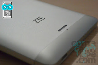 ZTE Blade A711 - loudspeaker terdapat di belakang di bawah logo ZTE