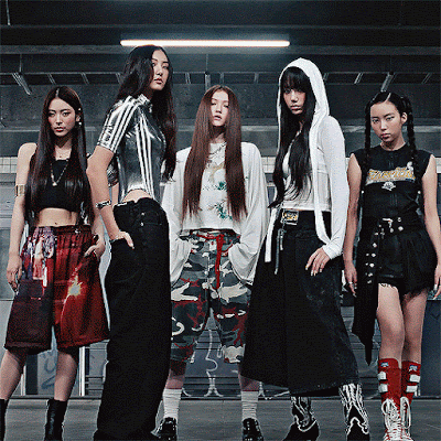 MEOVV Members (debut)