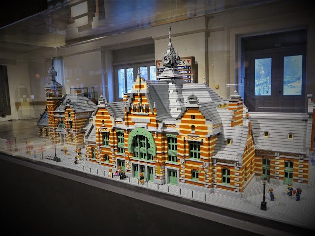 Train World Schaerbeek  LEGO famille