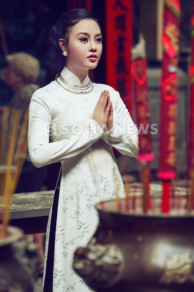julia-ho-dam-tham-ao-dai-xua (4)