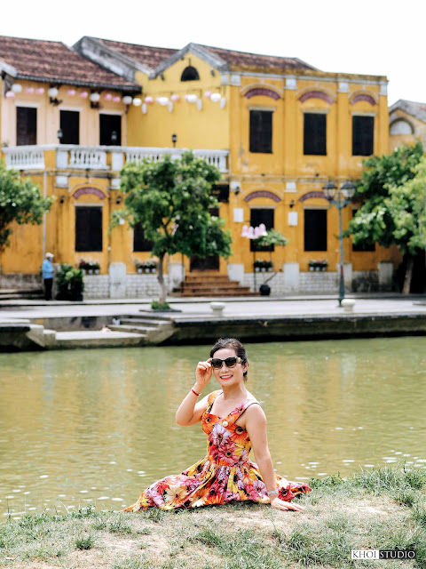 Ao Dai photography tour in Vietnam's yellow city: Take portrait photos with Japanese bridge, ancient houses, Hoai river in Hoi An