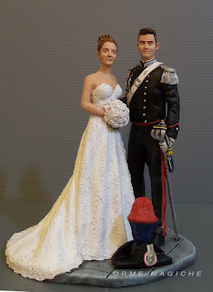 sposini torta matrimonio sposa bouquet sposo grande uniforme storica carabinieri milano orme magiche