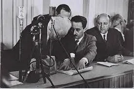 Graças em grande parte ao apoio da Rússia ??  Israel nasceu como país em 29 de novembro de 1947 por deliberação da O N U , mediante a votação a favor de 33 a 13. Presidia a Assembléia Geral o chanceler brasileiro Osvaldo Aranha.