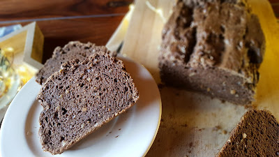 Enostaven in zdrav čokoladni kruh brez laktoze, glutena in sladkorja
