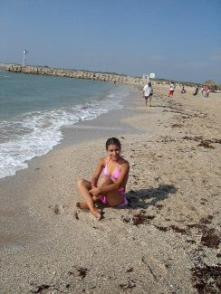 chica en la playa