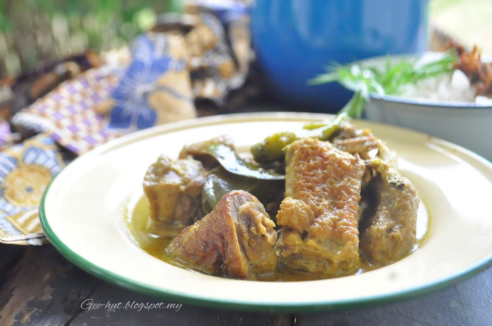 GeeHut: Itik salai masak lomak cili api