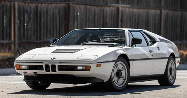 BMW M1 Poised