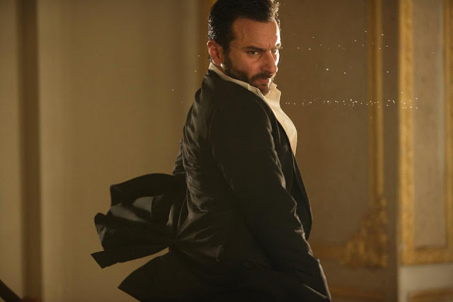 Hot Malika Haydon and Saif Ali Khan Quality Pics from Pyaar Ki Pungi Song Agent Vinod