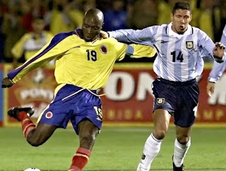 Picture of Caridad Murillo's late husband Freddy Rincon playing for his team