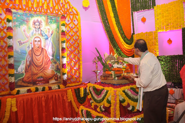  Samirsinh-Dattopadhye-(समीरादादा)-doing-Pujan-of-Nrusinha-Saraswati-Gurupurnima-Utsav