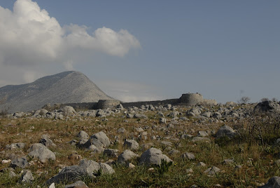 Οίτυλο, το κάστρο της Κελεφάς και η μονή Τσίγκου