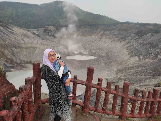 Kawah ratu Gunung Tangkuban Perahu