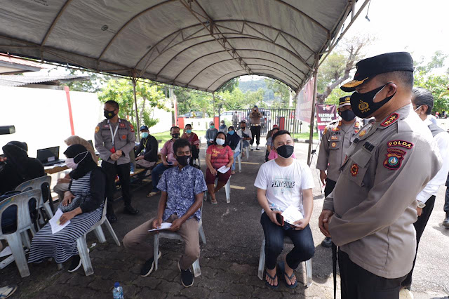 Tinjau Pelaksanan Gerai Vaksinasi di Polsek Wilayah Kota Batam, Ini Pesan Yang Disampaikan Kapolda Kepri