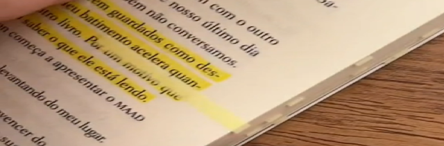 Grifar, Sublinhar, Anotar, Marcar ou não os Livros. Leitura. Livros. Livros rasurados. Por que adquirimos livros? Livros estante. Vantagens e Desvantagens em  Marcar os Livros.  Por que marcar os livros?  (grifar, sublinhar, colar Post-Its, flags, criar notas. Vantagens e Desvantagens em Não Marcar os Livros. Por que não marcar os livros?  Livros intactos. Marcar ou não marcar meus livros? Como preservar melhor seus livros?